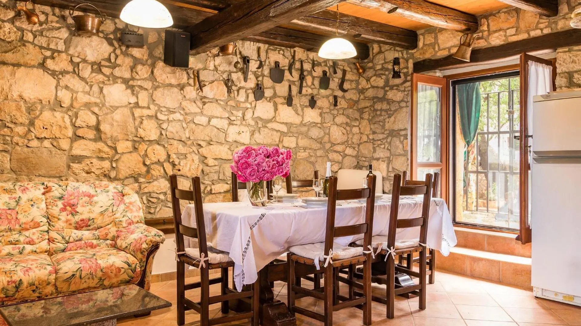 度假居 Awesome Home In Kosinozici With Kitchen